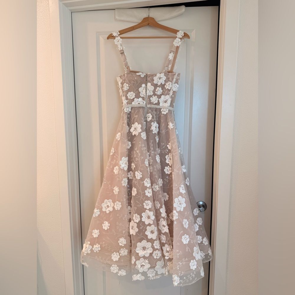 NEW Bronx and Banco Mademoiselle Embroidered White Floral Midi Bridal Dress - Picture 12 of 15
